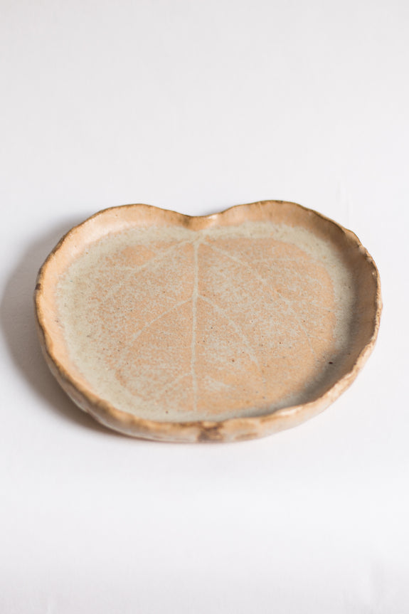 Banana Pottery Lotus Plate - Republic of Mode